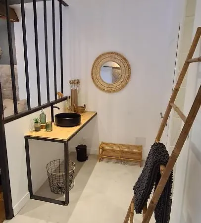 Les Chemins D'elika Guest house *